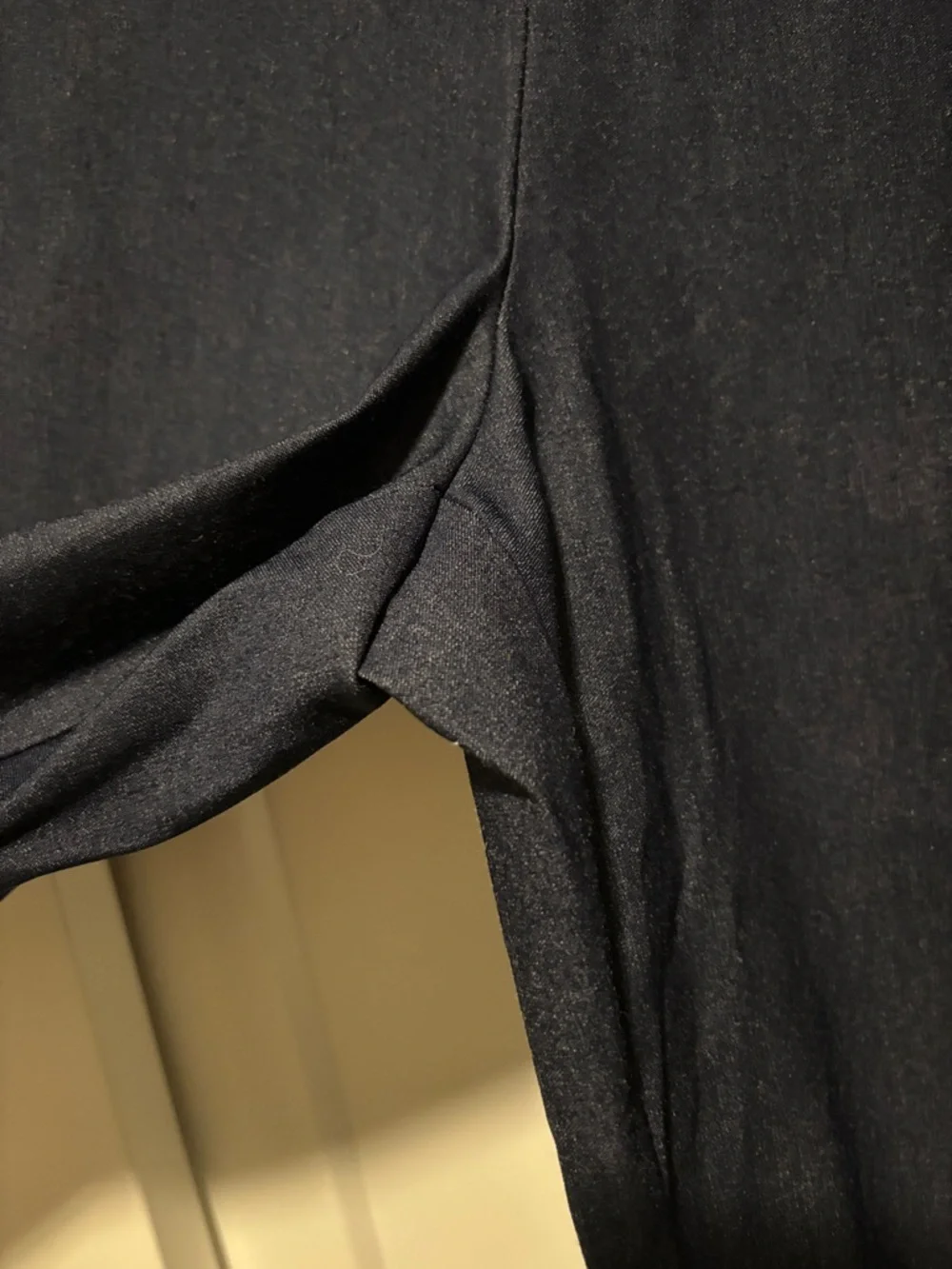 Time and Tru Navy pull on Cropped Capris - Picture 2 of 5